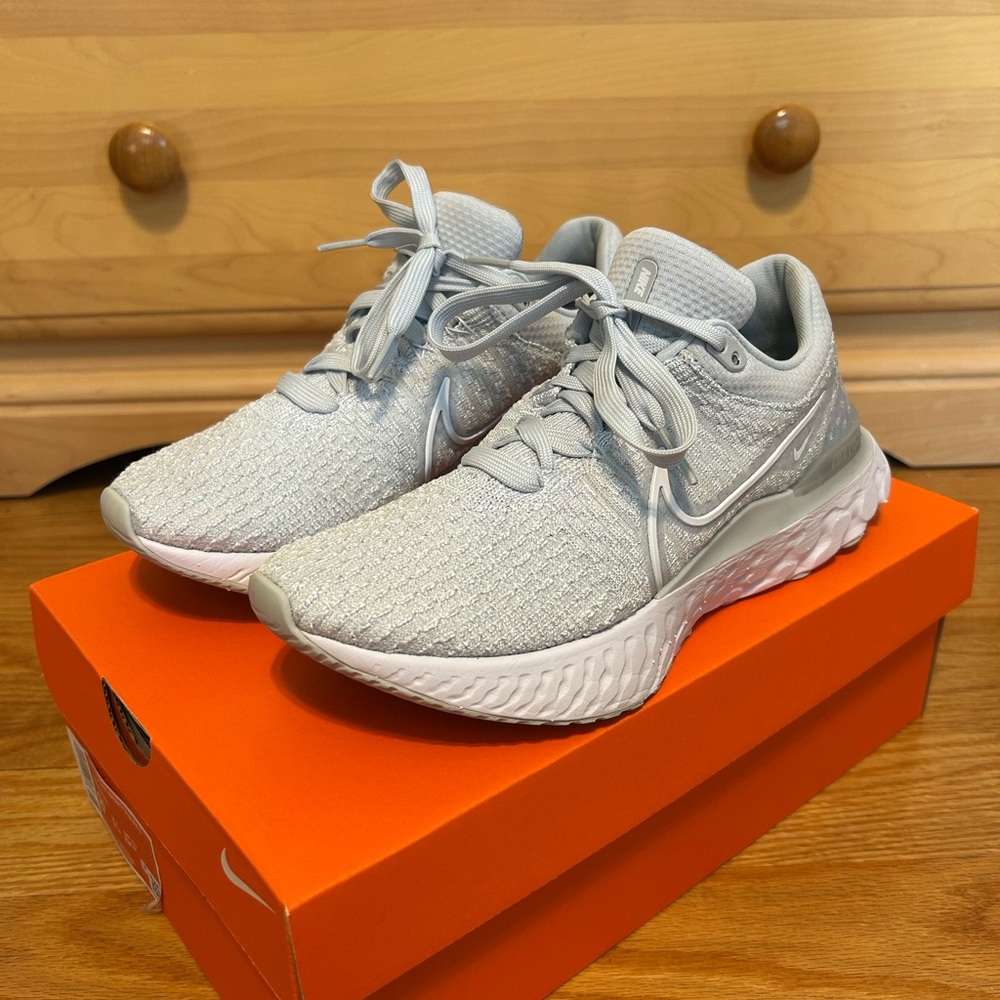 Nike Women’s React Infinity Run FK 3 Gray Running Shoes Size 8.5